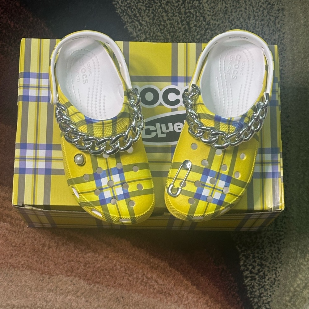 Clueless Crocs - Picture 5 of 10